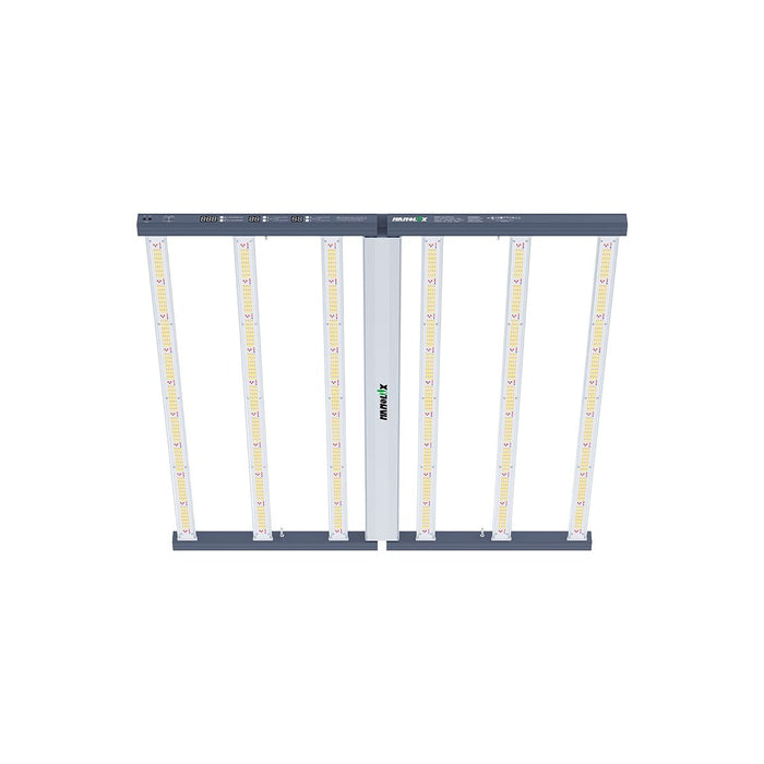 Das Nanolux SN Pro Series 630W LED-Panel – 2,9 µmol/J ist eine High-End-Beleuchtungslösung, die die Erwartungen der anspruchsvollsten Züchter erfüllt. Seine Vielseitigkeit, Effizienz und Robustheit machen ihn zu einer sicheren und optimalen Investition.
