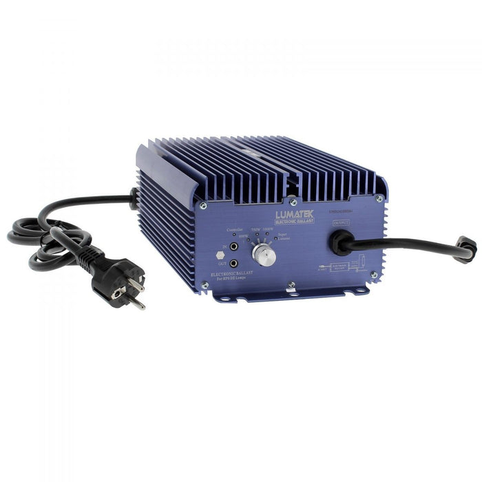 Lumatek NDL Kit installiert im Indoor-Growraum