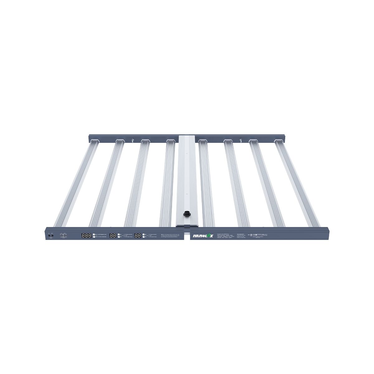 Das 830-W-LED-Panel der NANOLUX SN Pro-Serie ist ein Maßstab in der LED-Gartenbeleuchtung. Mit seiner Leistung von 830 W und dem vollen Lichtspektrum bietet es Pflanzen alles, was sie für optimales Wachstum brauchen.
